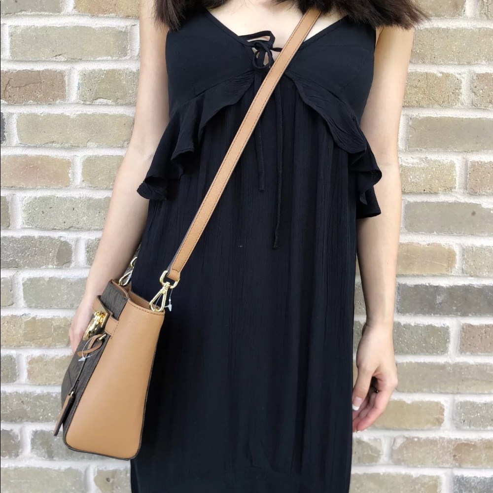 Gaby’sBags👜💕-NWT Michael Kors Traveler Crossbody - Picture 3 of 8